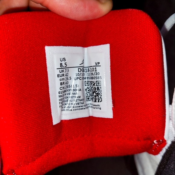 Sneakers - Picture 5 of 5